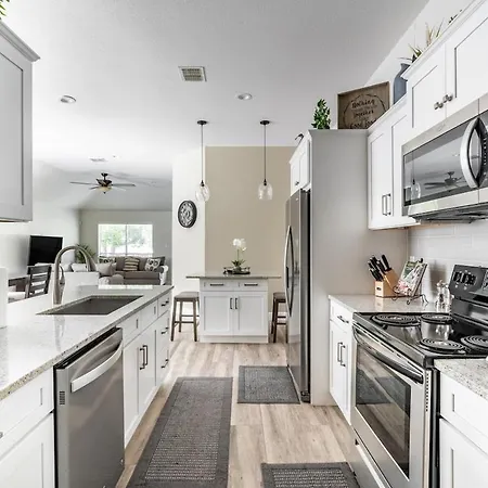 Cozy Large Home Near Lackland Afb, Perfect Stay